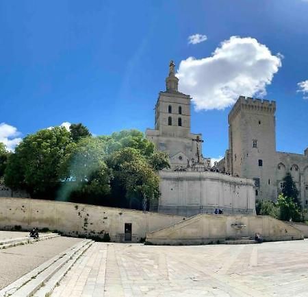 Appartement Aux Pieds Du Palais Des Papes. Avignon Exterior foto