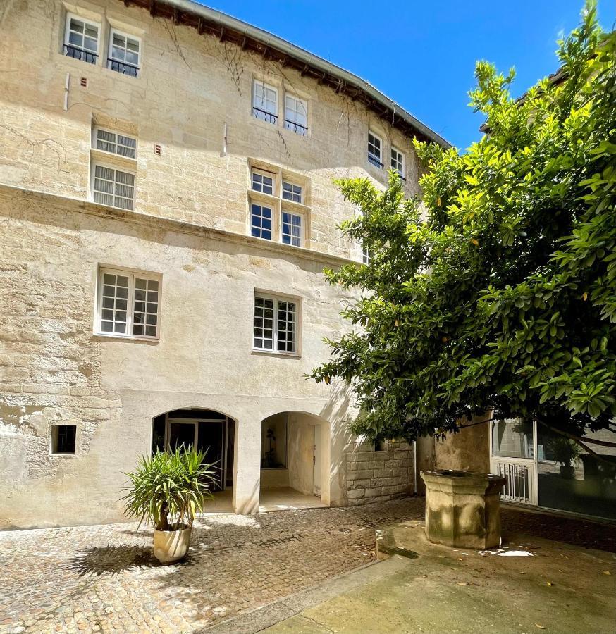 Appartement Aux Pieds Du Palais Des Papes. Avignon Exterior foto